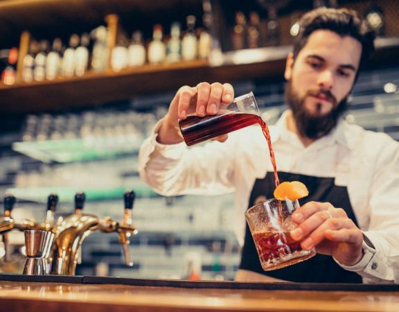 Jefe Encargado de Bar y Restaurante